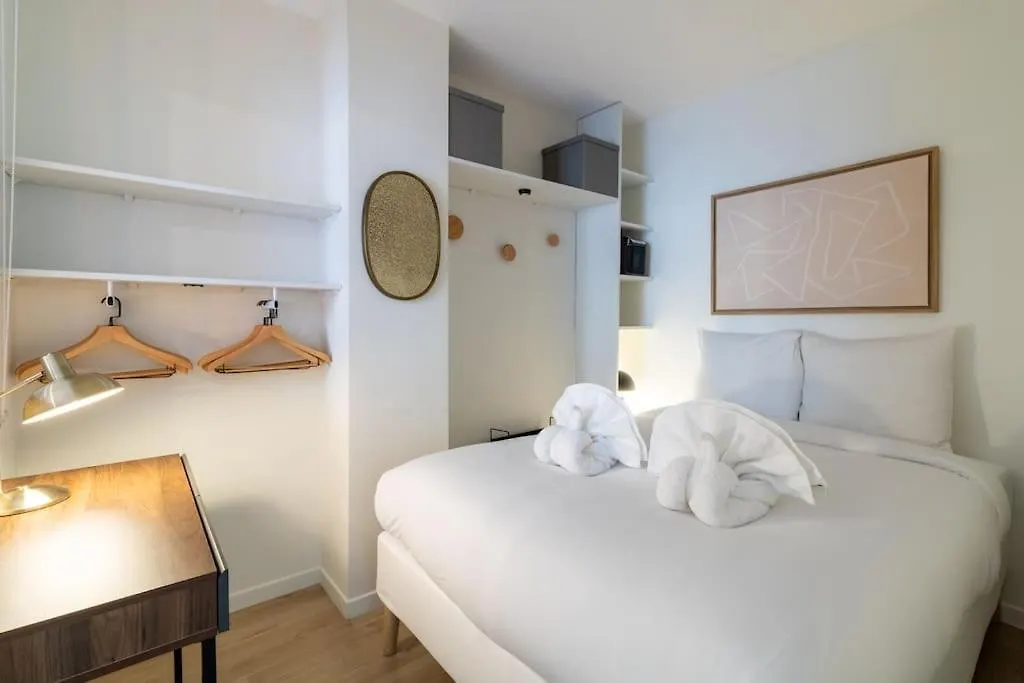 B3#two Bedrooms#champs Elysees#arc De Triomphe#ac
